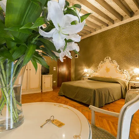 Palazzo Guardi 4* Венеция