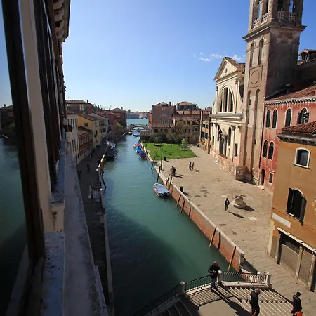 Palazzo Guardi Гостевой дом