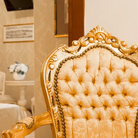 Casa de hóspedes Palazzo Guardi 4*