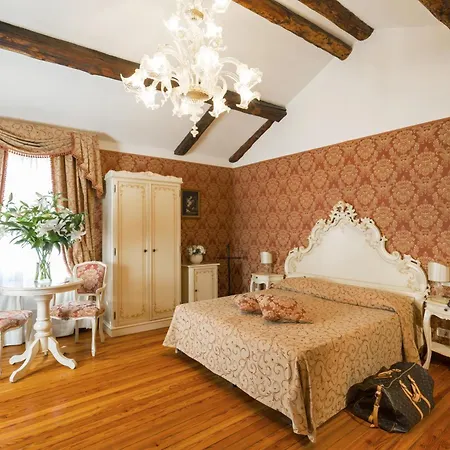 Palazzo Guardi 4*