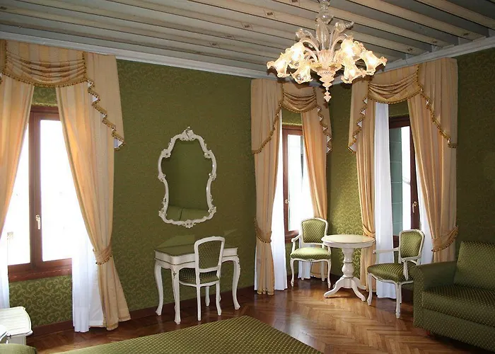 Affittacamere Palazzo Guardi 4*