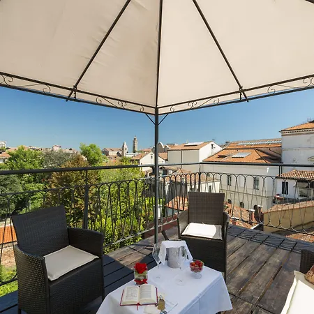 パラッツォ グアルディ ゲストハウス 4*