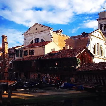 Affittacamere Palazzo Guardi 3*