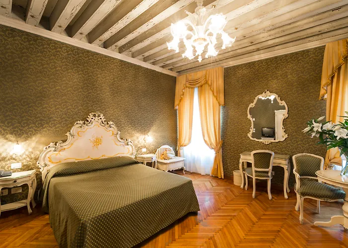Πανσιόν Palazzo Guardi 4*