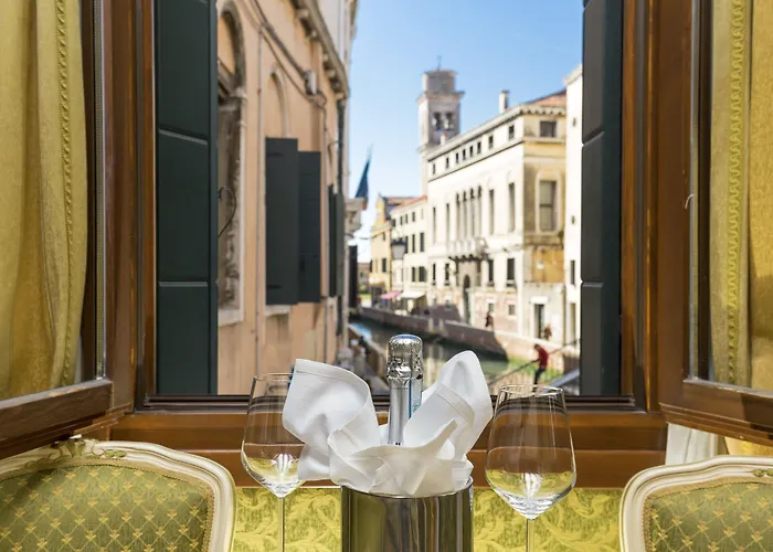 Palazzo Guardi Πανσιόν 4*