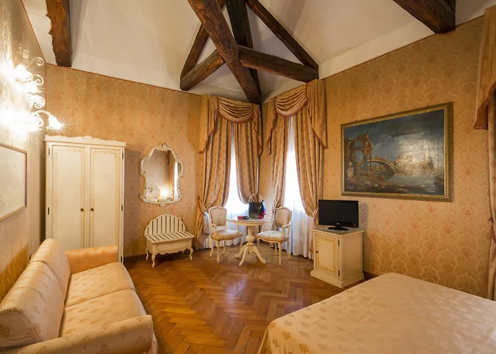 Pensión Palazzo Guardi 4*