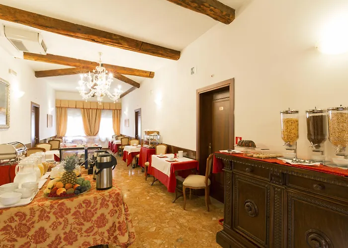 Palazzo Guardi Pensión 4*